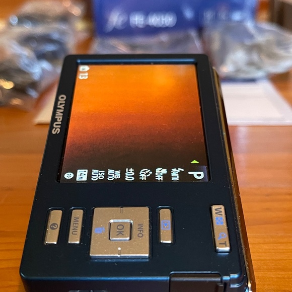 Olympus light blue FE-4030 complete with original box, all accessories - Picture 8 of 10